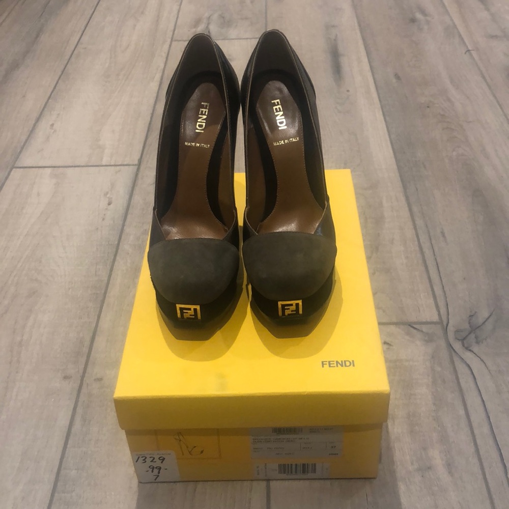 Fendi Décolleté Camoscio heels size 37, size 7